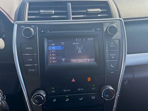 Used 2017 Toyota Camry SE FWD image 12