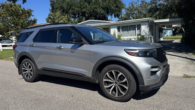 Used 2020 Ford Explorer ST AWD/4WD image 2
