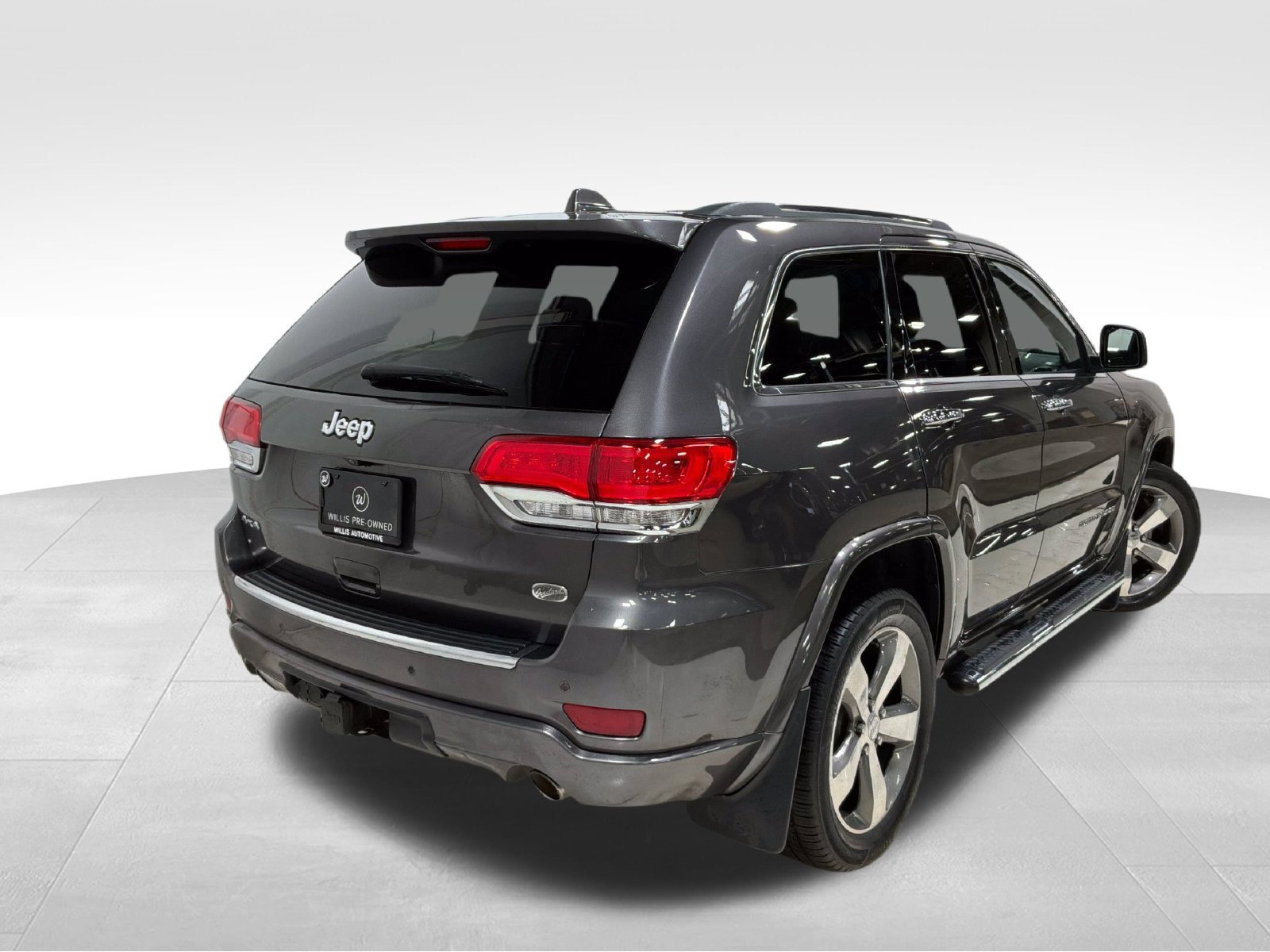 Used 2015 Jeep Grand Cherokee Overland AWD/4WD image 4