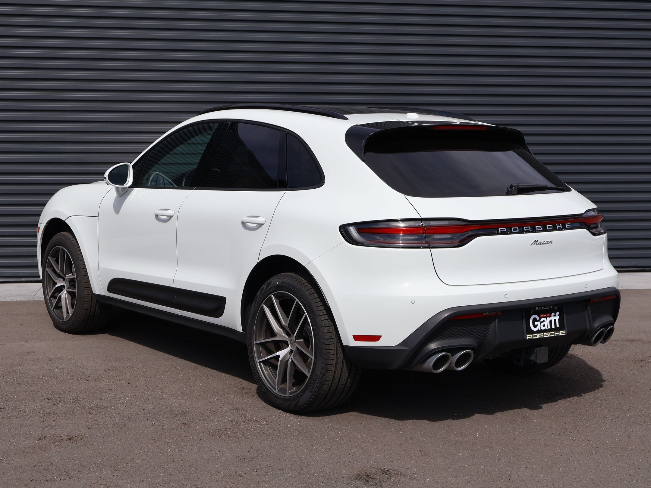 Certified 2026 Porsche Macan AWD/4WD image 3