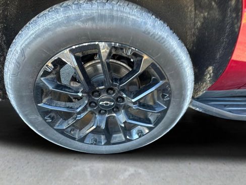 Used 2022 Chevrolet Suburban RST w/ Luxury Package image 19