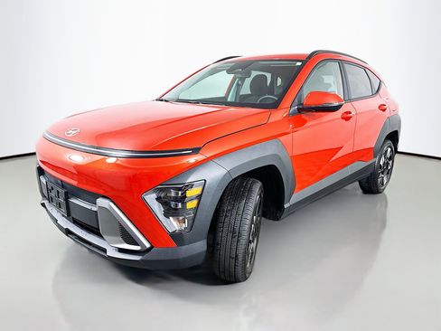 Used 2025 Hyundai Kona SEL image 3