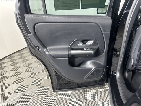 Used 2025 Mercedes-Benz GLA 250 image 22