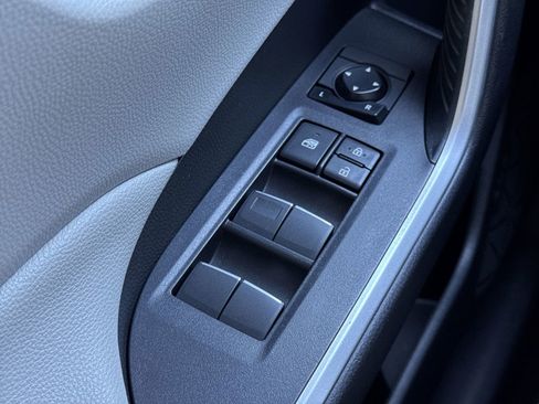 Used 2020 Toyota RAV4 XLE Premium image 15