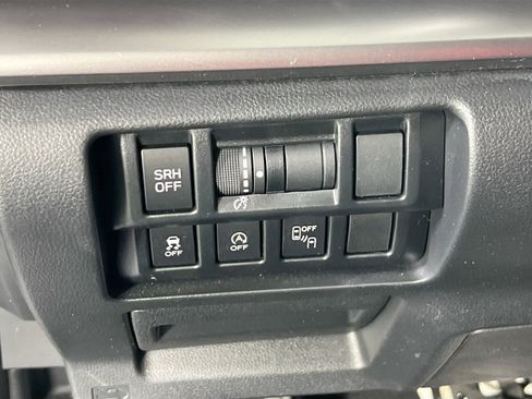 Used 2022 Subaru Crosstrek 2.5i Limited w/ Moonroof Package 1 image 10