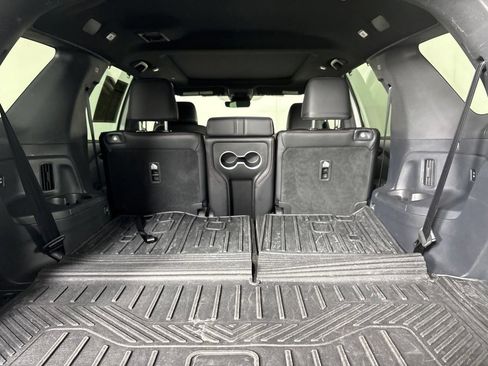 Used 2025 Honda Pilot Black Edition image 31