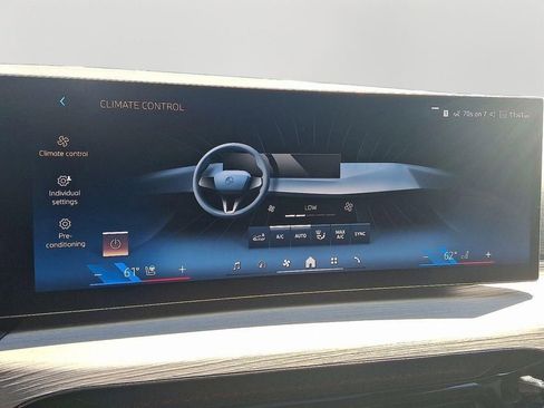 Used 2025 BMW 430i xDrive Coupe w/ Premium Package image 16