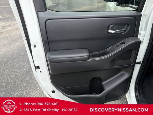 Certified 2025 Nissan Frontier SV RWD image 30