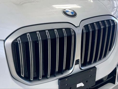 Used 2026 BMW X7 xDrive40i AWD/4WD image 30