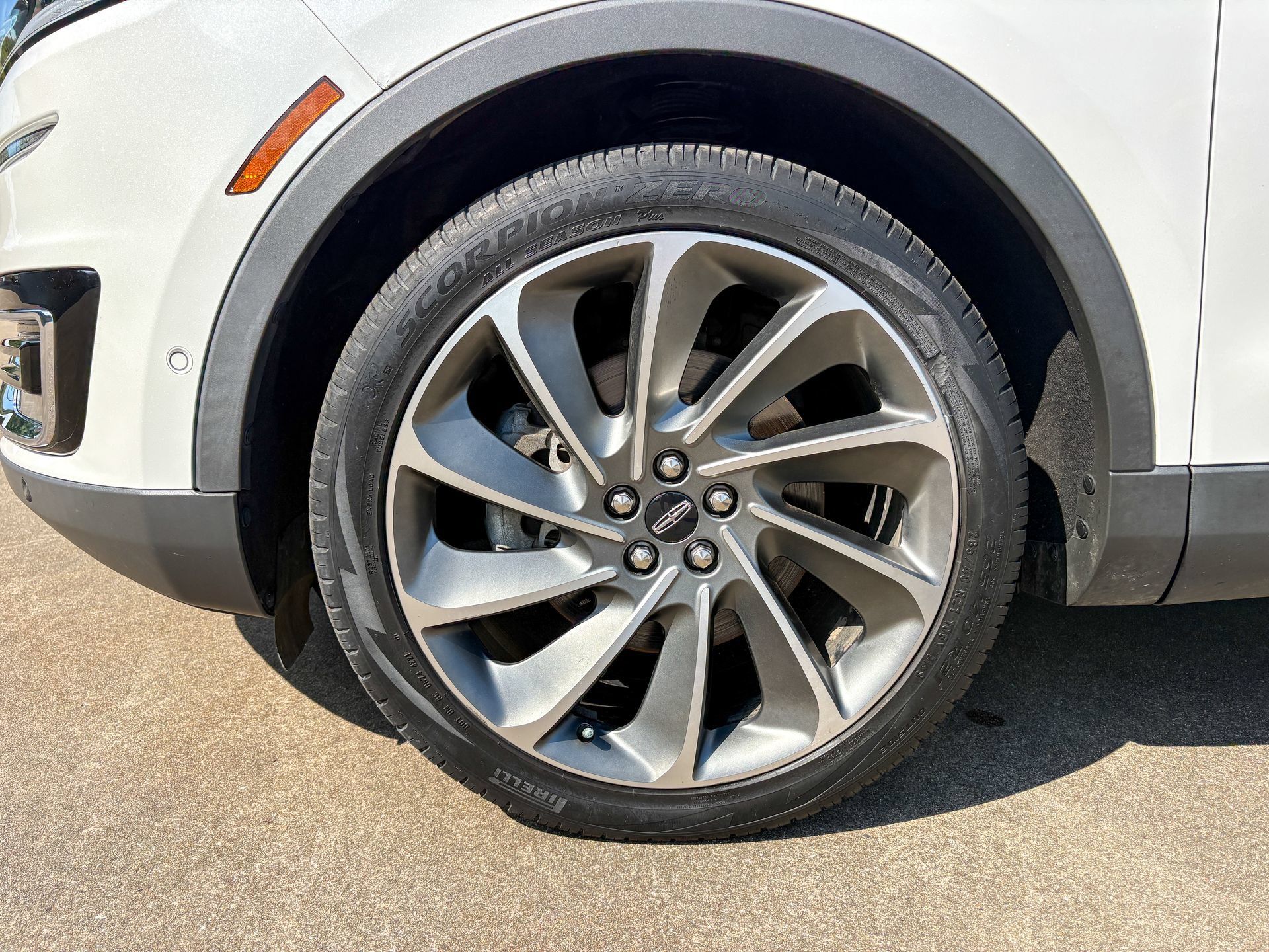Used 2020 Lincoln Nautilus Reserve w/ Equipment Group 201A FWD image 34