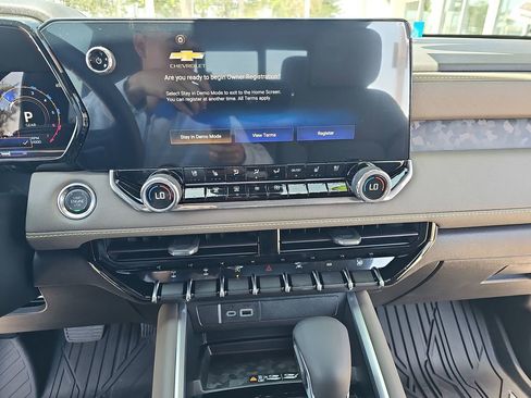 New 2026 Chevrolet Colorado ZR2 w/ Technology Package AWD/4WD image 19