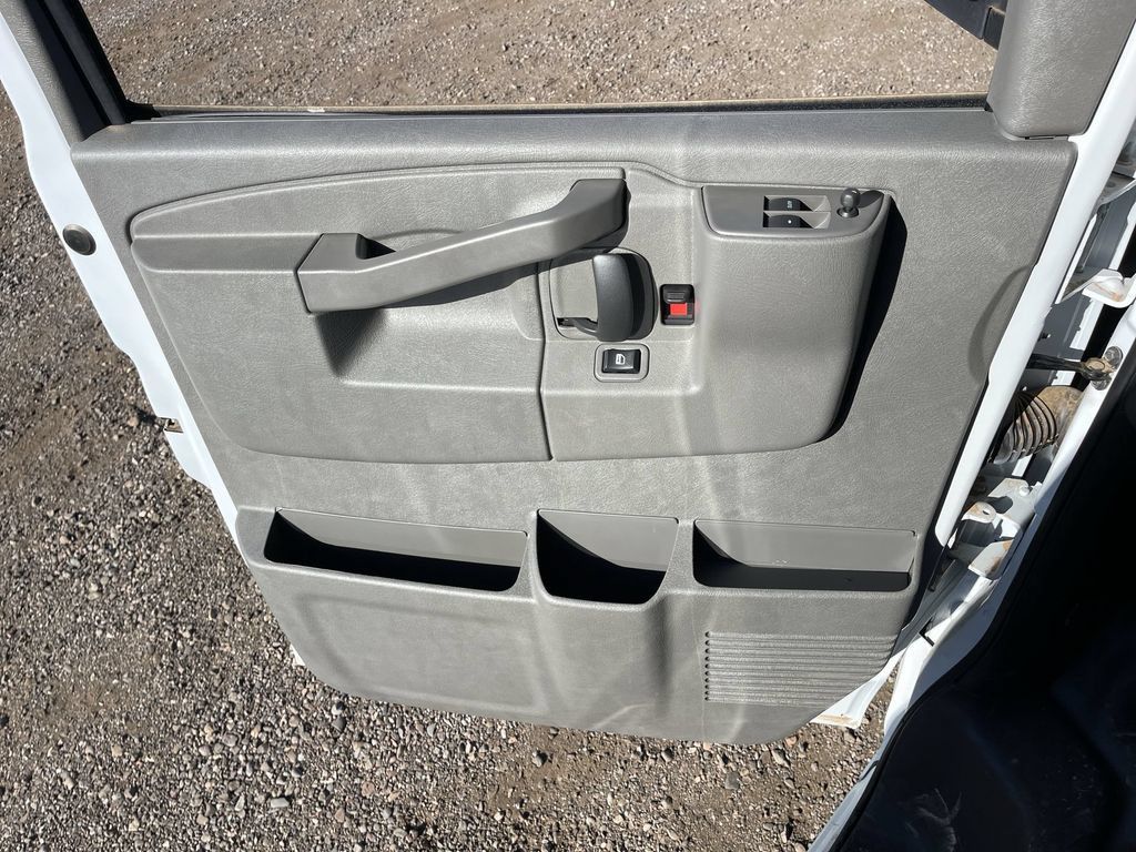 New 2025 GMC Savana 2500 Extended w/ Driver Convenience Package RWD image 22