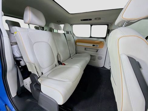 New 2025 Volkswagen ID. Buzz 1st Edition image 31