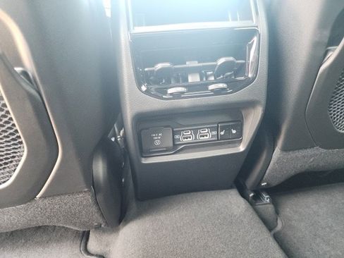 New 2025 Jeep Grand Cherokee Limited w/ Luxury Tech Group II image 24