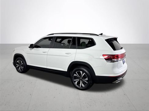 Used 2024 Volkswagen Atlas SE AWD/4WD image 8