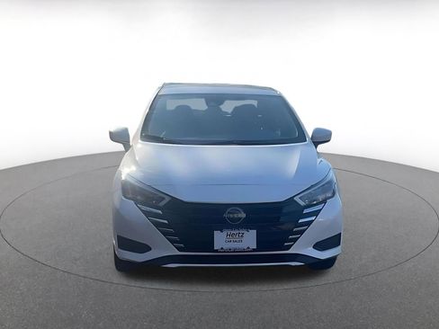 Used 2025 Nissan Versa SV image 4