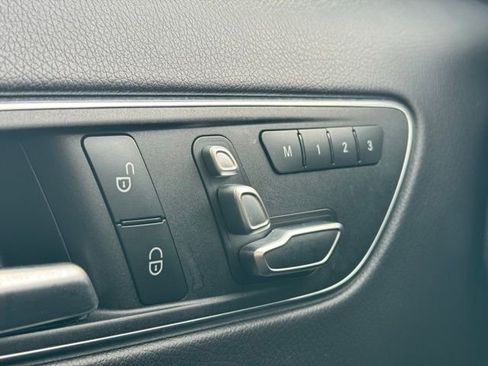 Used 2019 Mercedes-Benz GLA 250 4MATIC image 34