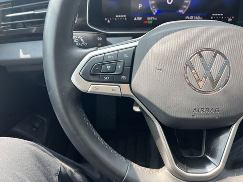 Certified 2025 Volkswagen Jetta SE w/ Sunroof Package FWD image 16