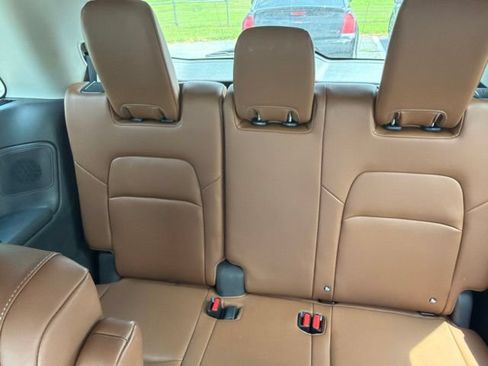 Used 2022 Nissan Pathfinder Platinum w/ Cargo Package AWD/4WD image 13