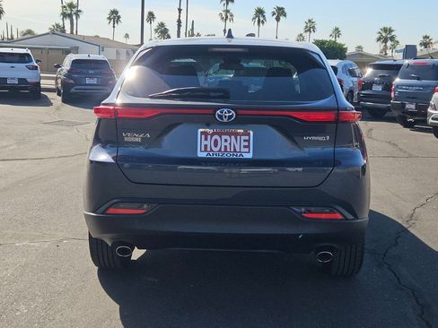 Used 2021 Toyota Venza LE image 6