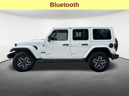 Used 2026 Jeep Wrangler Unlimited Sahara AWD/4WD image 6