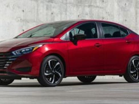 Used 2023 Nissan Versa SV image 1