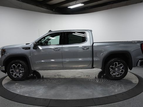 New 2026 GMC Sierra 1500 SLE image 5