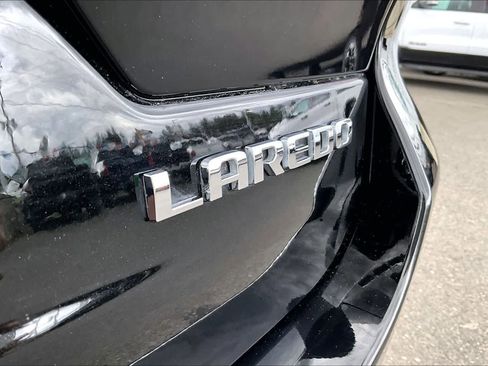 Used 2023 Jeep Grand Cherokee Laredo X AWD/4WD image 7