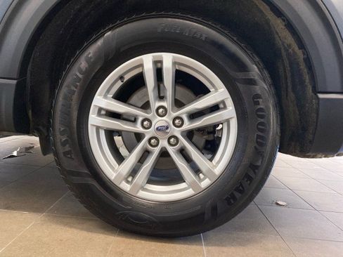 Certified 2022 Ford Explorer XLT w/ Equipment Group 202A image 27