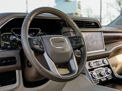 Used 2021 GMC Yukon XL Denali image 17