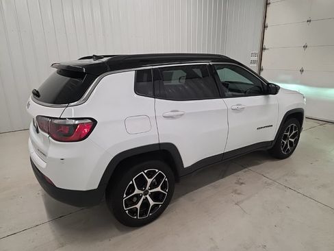 Used 2025 Jeep Compass Limited AWD/4WD image 6
