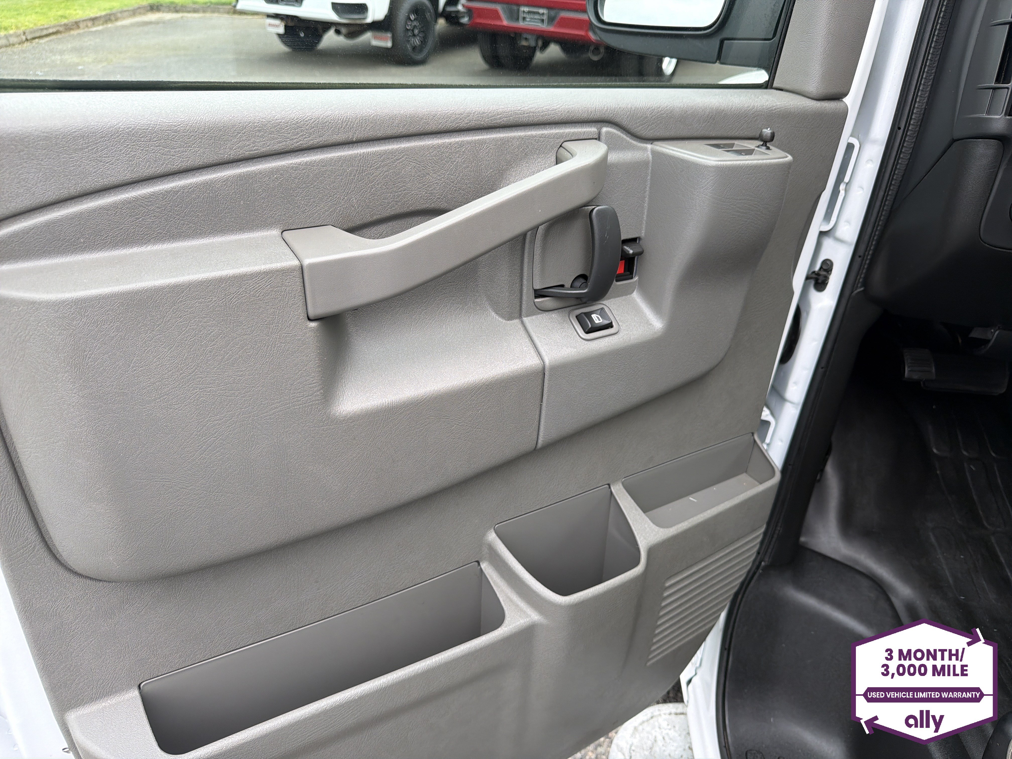 Used 2025 Chevrolet Express 2500 w/ Driver Convenience Package RWD image 11