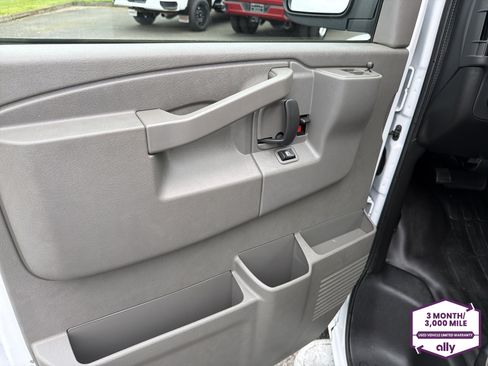 Used 2025 Chevrolet Express 2500 w/ Driver Convenience Package RWD image 11