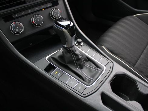 Certified 2024 Volkswagen Jetta Sport image 17