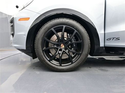 Certified 2025 Porsche Cayenne GTS image 6