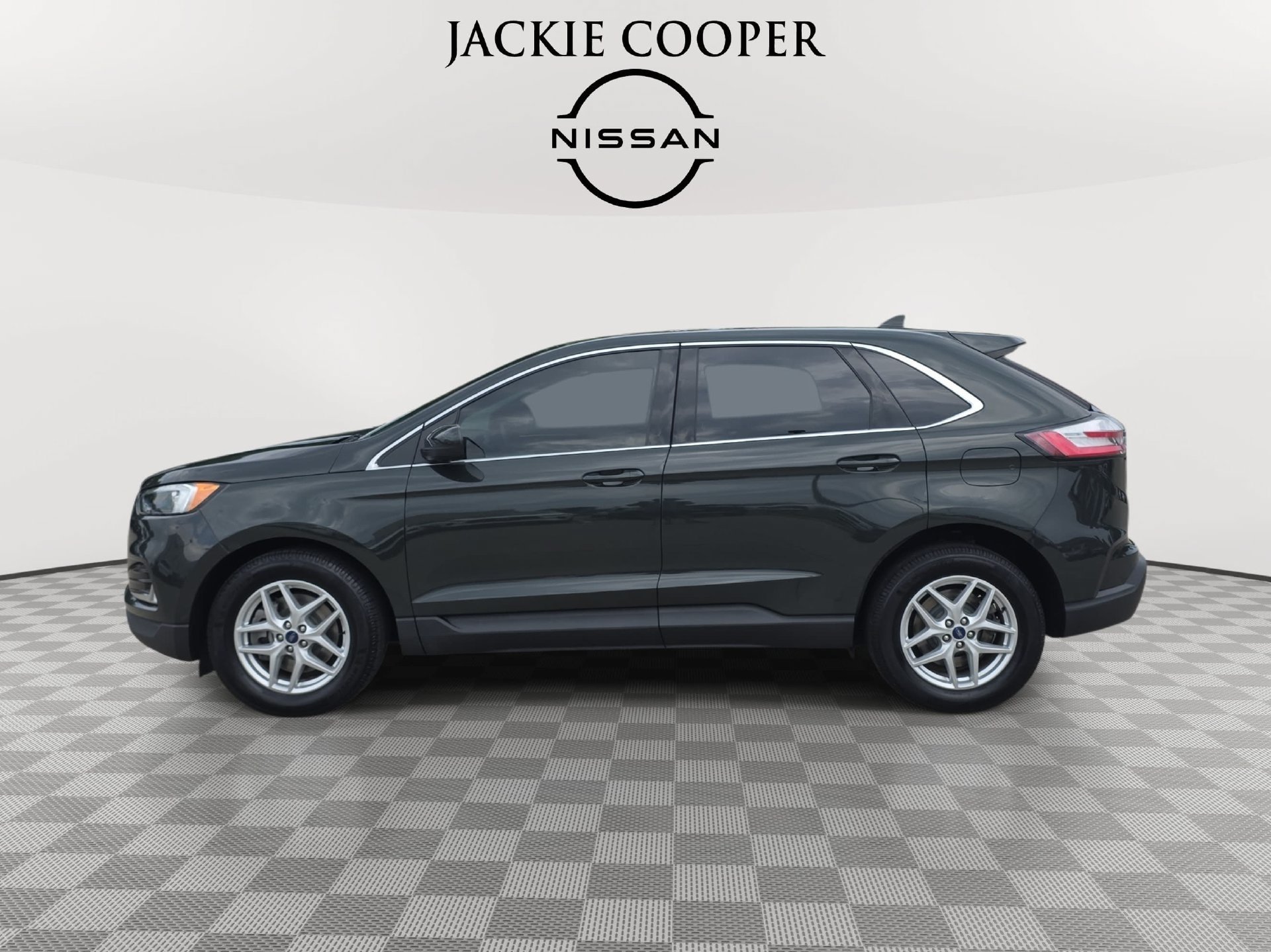 Used 2022 Ford Edge SEL w/ Convenience Package AWD/4WD image 8