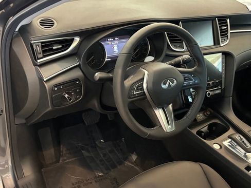 Certified 2025 INFINITI QX50 Pure AWD/4WD image 8