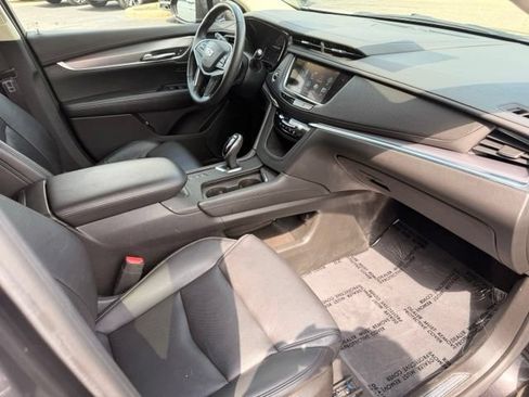 Used 2017 Cadillac XT5 Luxury w/ Driver Awareness Package AWD/4WD image 20