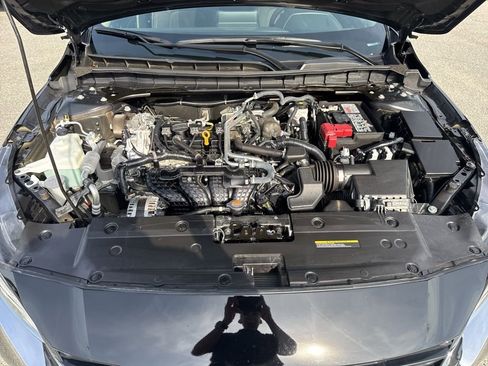 Used 2025 Nissan Altima 2.5 SV image 30