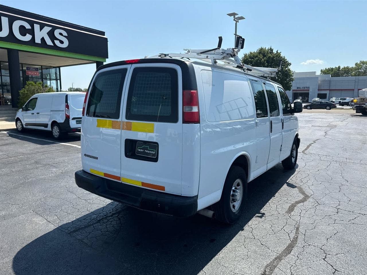 Used 2017 Chevrolet Express 2500 RWD image 8