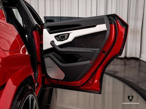 Used 2024 Lamborghini Urus S AWD/4WD image 50