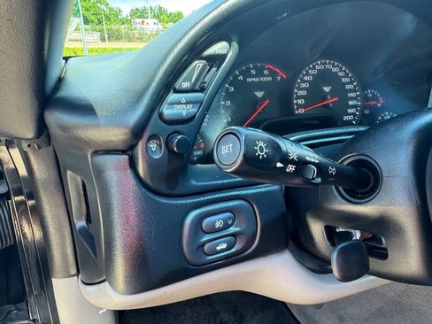 Used 2004 Chevrolet Corvette Convertible w/ Preferred Equipment Group RWD image 14