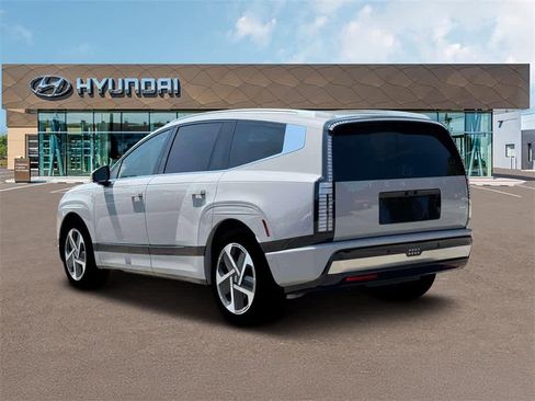 New 2026 Hyundai Ioniq 9 Calligraphy image 5