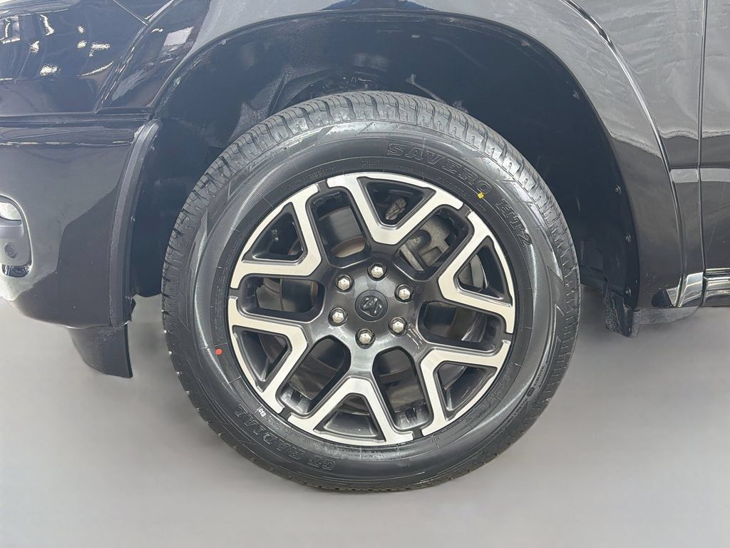 Used 2025 RAM 1500 Laramie w/ Sport Appearance Package AWD/4WD image 33