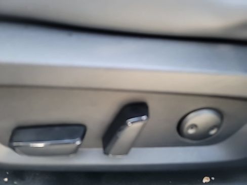 Used 2025 Mitsubishi Outlander AWD image 14