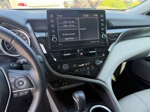 Used 2021 Toyota Camry XLE FWD image 20