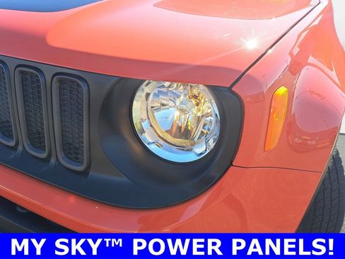 Used 2017 Jeep Renegade Trailhawk w/ Premium Trailhawk Package image 34