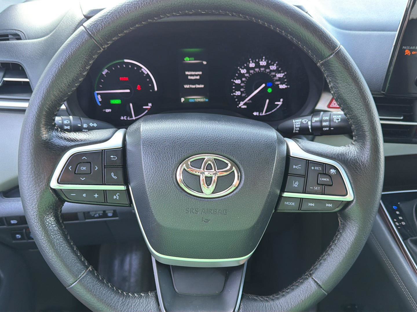 Used 2023 Toyota Sienna XLE FWD image 19
