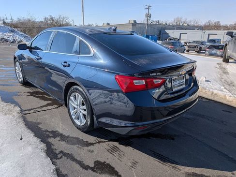 Used 2017 Chevrolet Malibu LT image 7