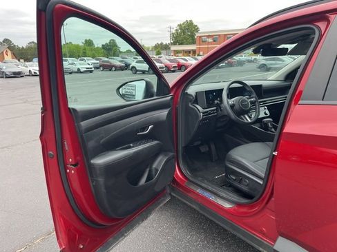 Used 2025 Hyundai Tucson SEL FWD image 4
